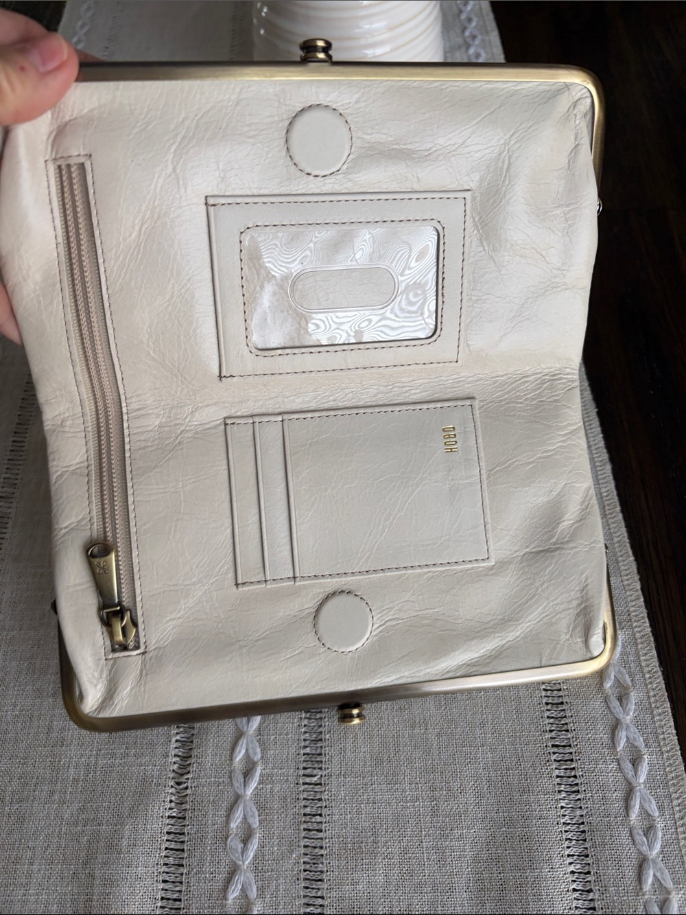HOBO Lauren Clutch Wallet Cream Embossed Leather - Picture 5 of 16